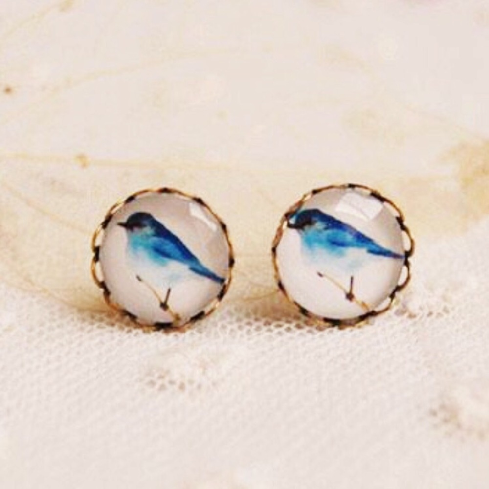 Vintage style bluebird stud earring!